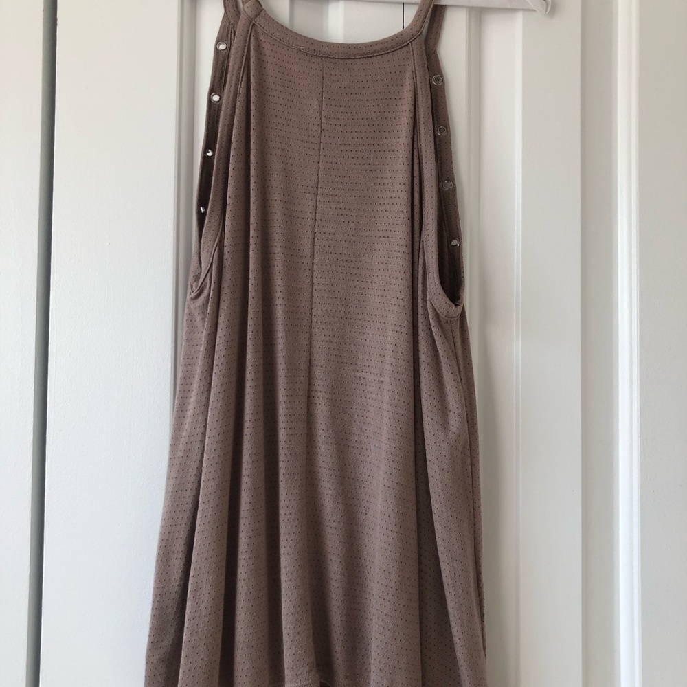 FASHION NOVA SIZE MEDIUM TAN HIGH NECK TANK TOP